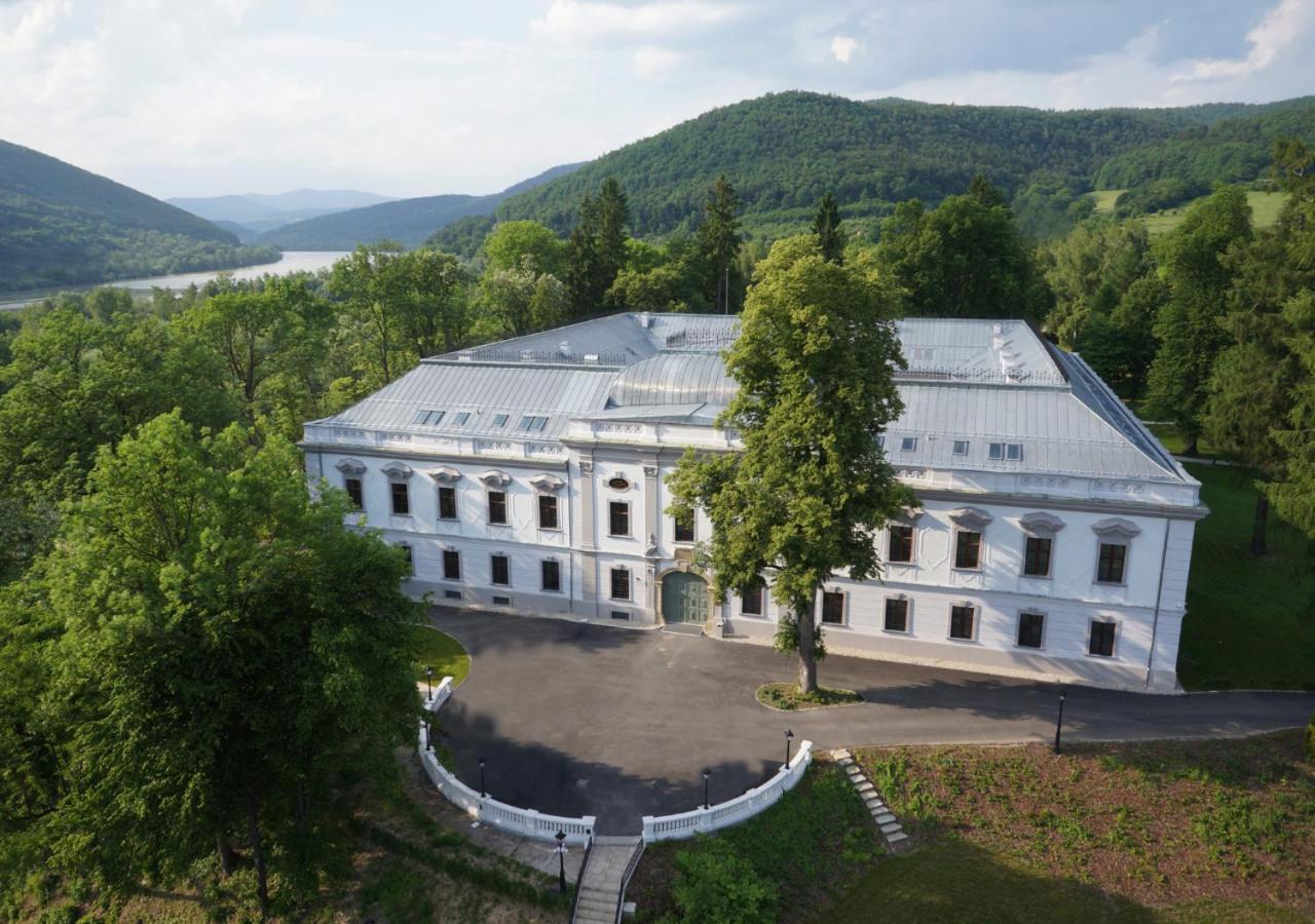 Hotel Gino Park Palace Považská Bystrica 外观 照片