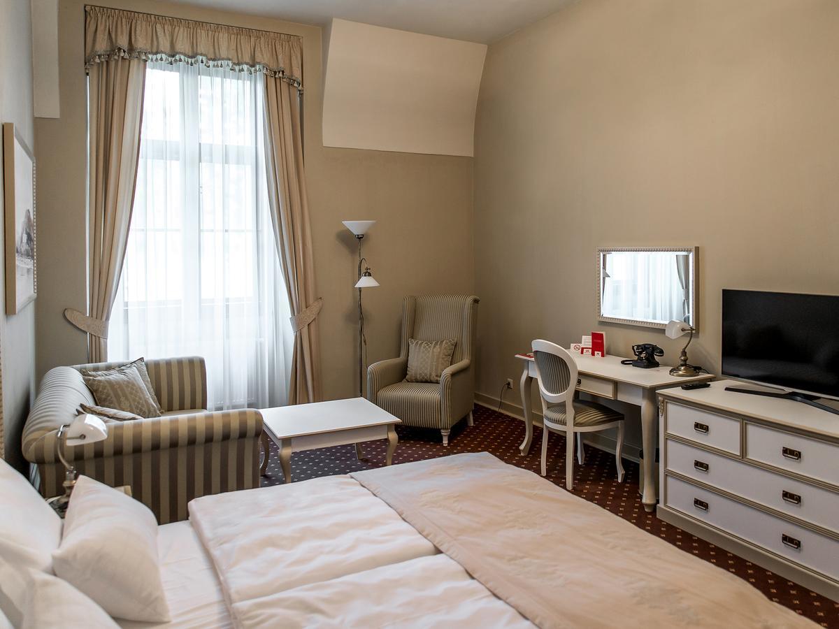 Hotel Gino Park Palace Považská Bystrica 外观 照片