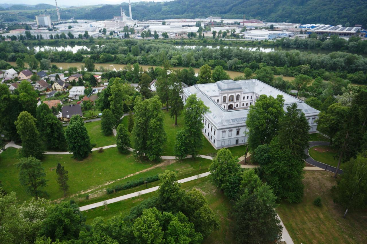 Hotel Gino Park Palace Považská Bystrica 外观 照片